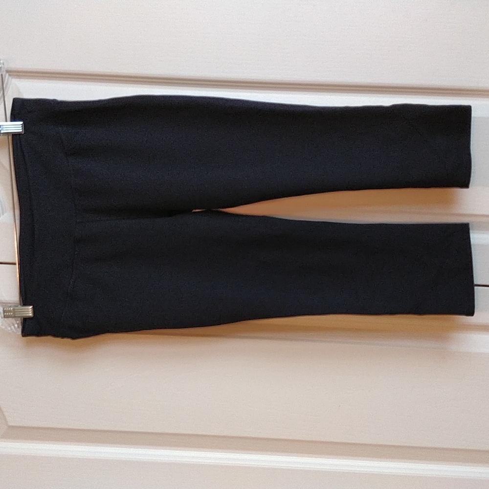 Bundle of 8 Fabletics Capri leggings